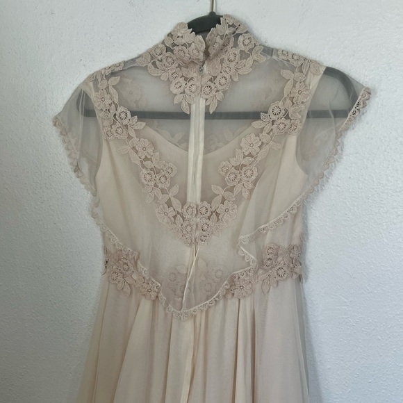 Stunning Vintage High Neck Floral Lace Ivory Wedding Dress XS with Veil - Picture 5 of 16